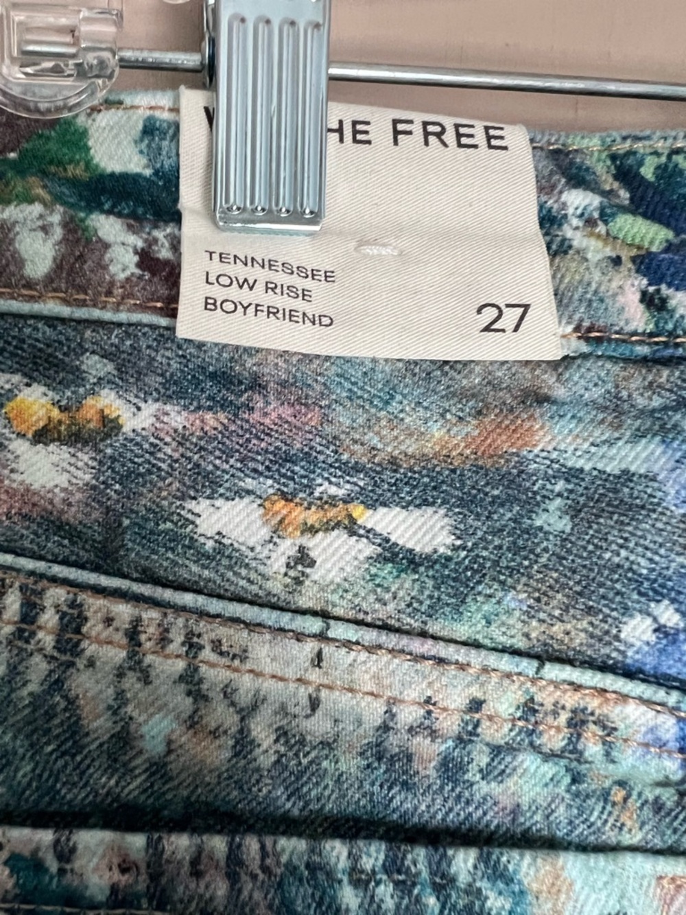 We The Free Tennessee Low-Rise
Illusions Jeans in Floral Canvas Size 27 NWT - Picture 7 of 11